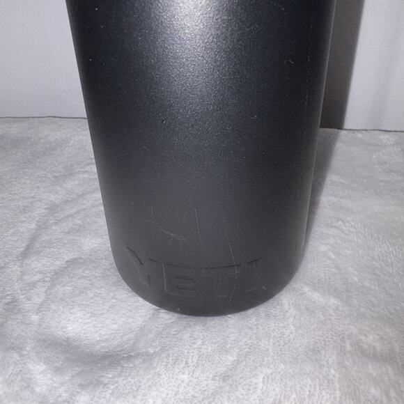 YETI Rambler 12 oz. Colster Can Insulator/Cooler Grey and Black EUC - Picture 3 of 6
